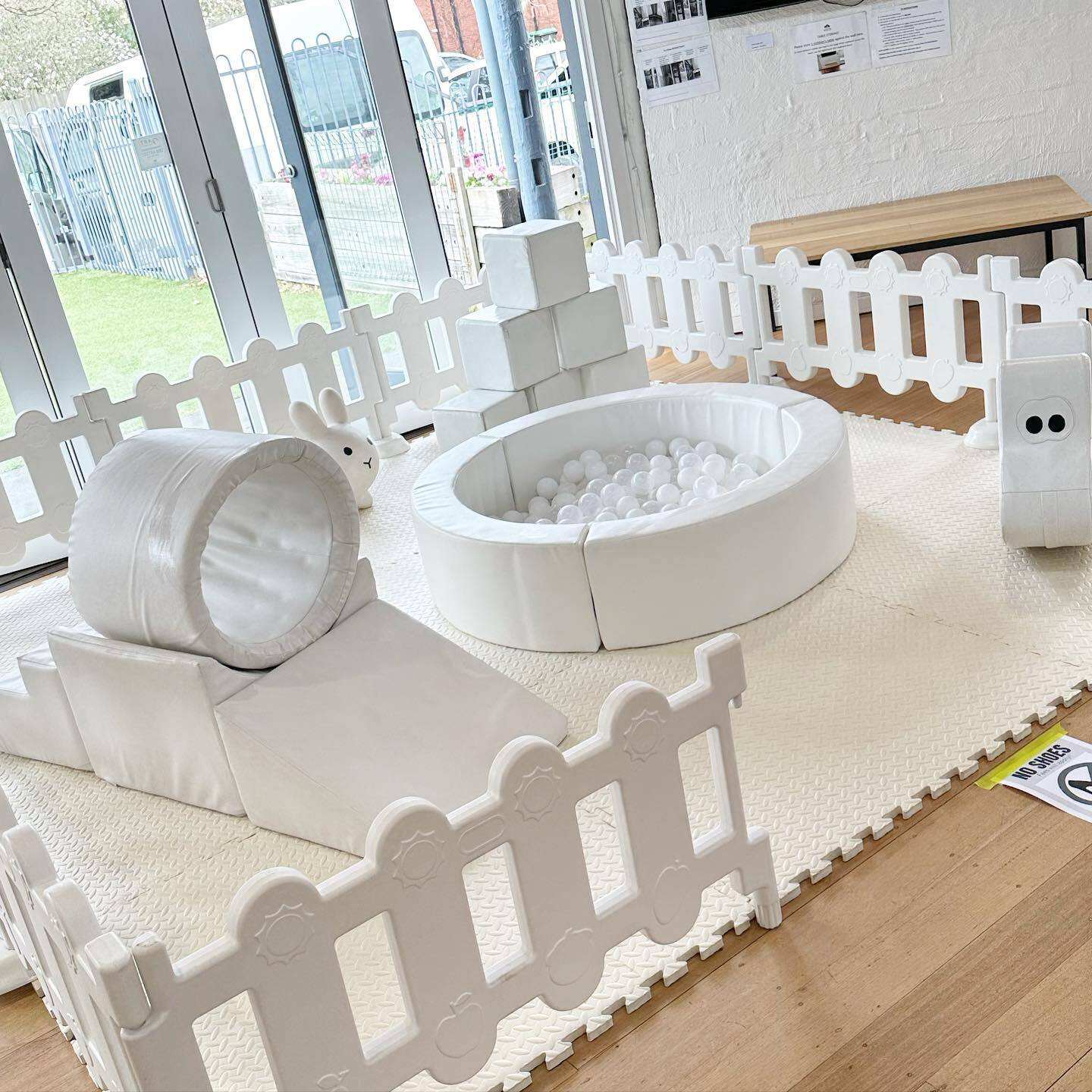 White Soft Ball Pool Toy Set R - đánh giá và giá Power Tools Rental